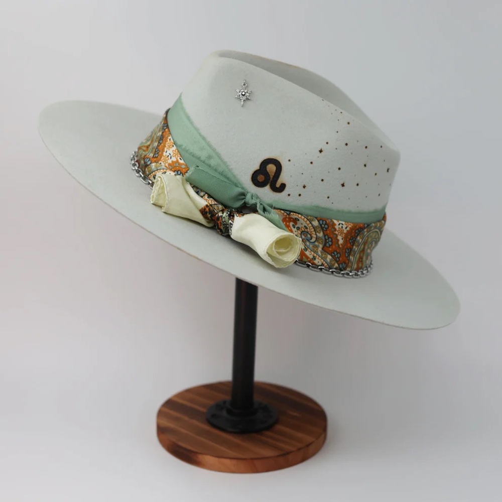 Leo Zodiac Hat - Picture 5 of 6